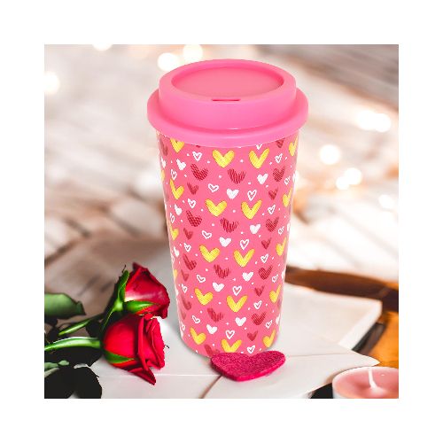 Vaso para Café con Diseño de Corazones y Tapa Rosa  