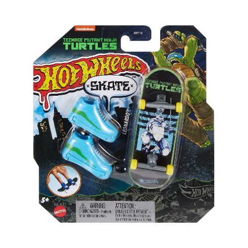 Hot Wheels Skate Entertainment Skateboard with Surprise Sneakers HMY18